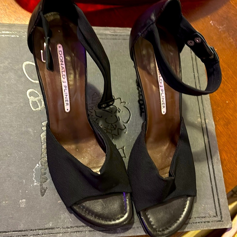 Donald Pine’s sleek, sexy shoe